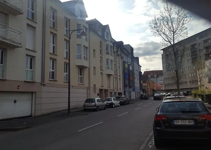 Grand Format Apartment *